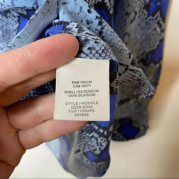 280 Equipment Signature Diamond Back Python Blouse - Picture 3 of 4